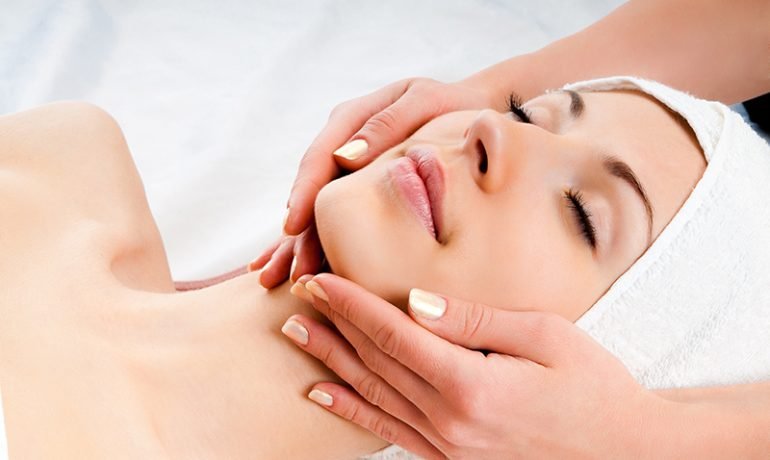 10 Benefits of Facial Massages for Your Skin 